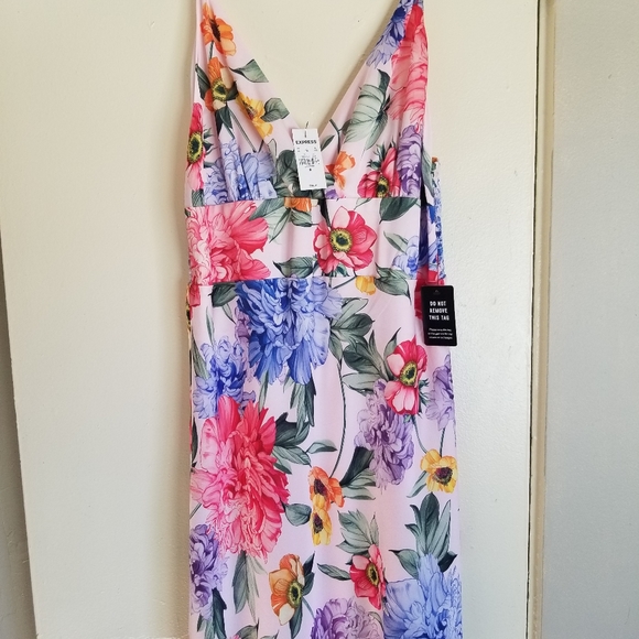 Dress - Picture 7 of 9